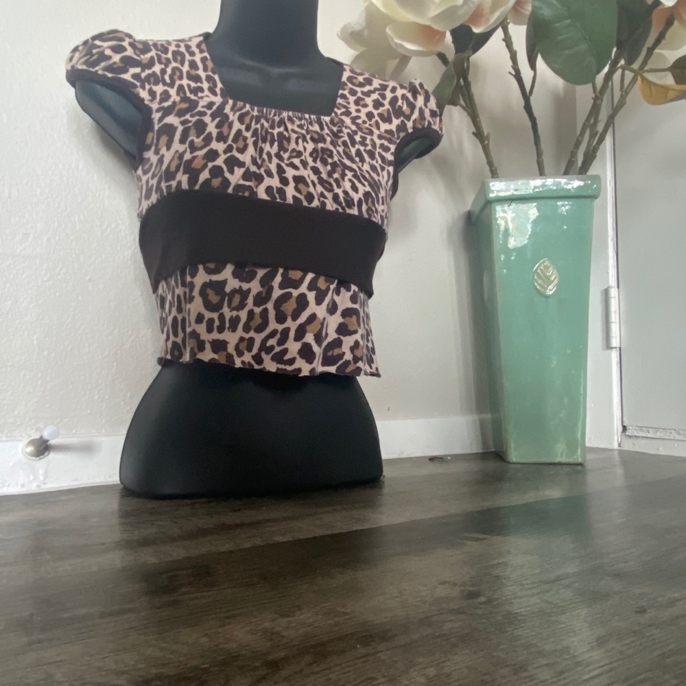 Cropped, cheetah print
